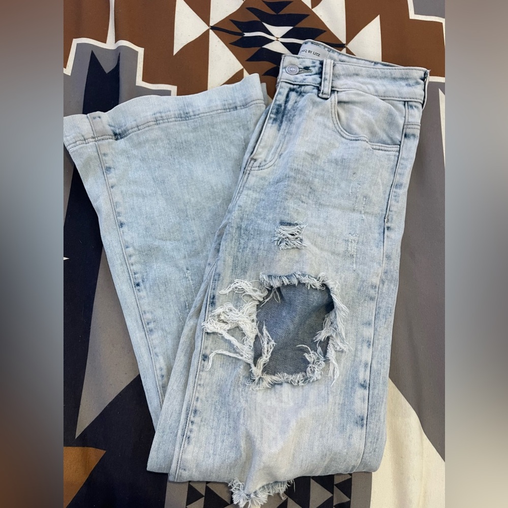 Distressed Wide Leg Jeans